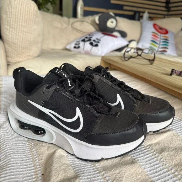 NEW NEVER WORN No box or tags. Nike Women's Black and White Air Max Sneakers - Picture 2 of 4